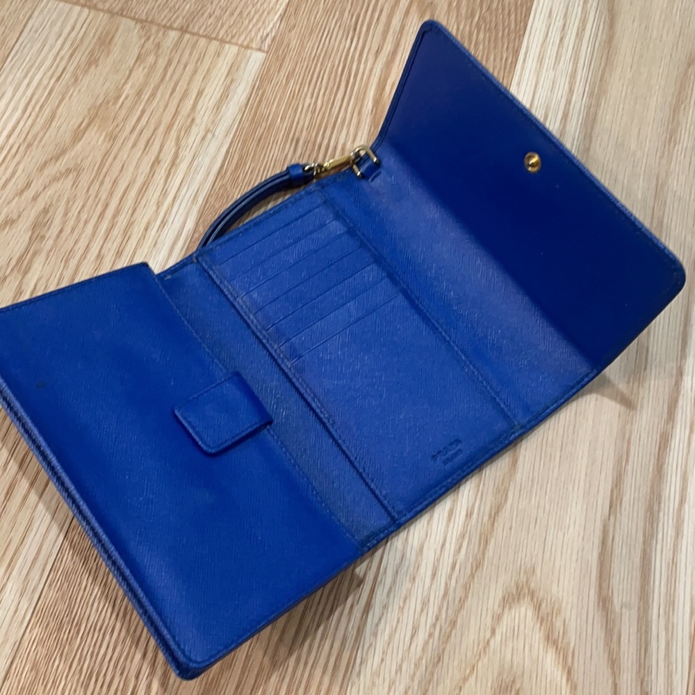 Prada Wallet. Blue Saffiano leather. EUC - Picture 2 of 9